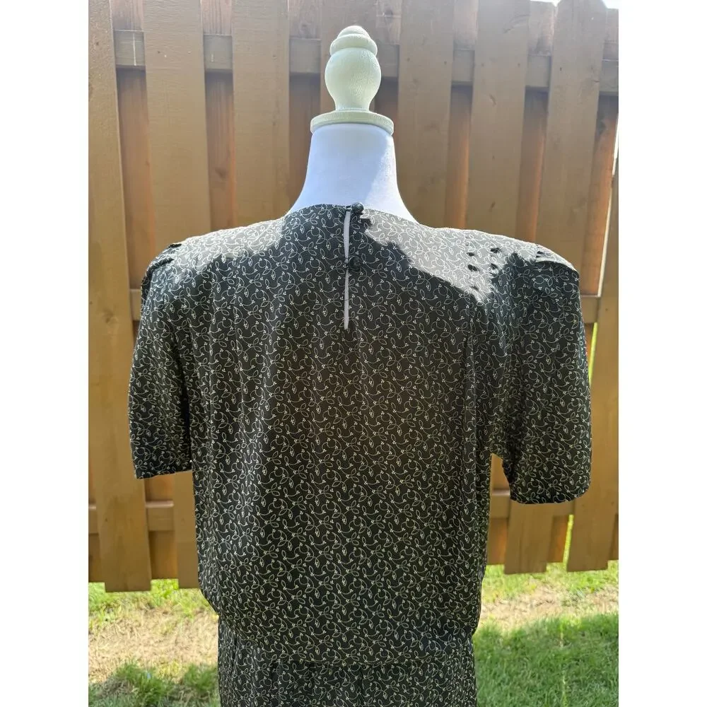 Vintage Liz Claiborne 2 pc Set Skirt and Shirt Size 6